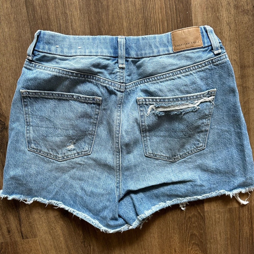American Eagle curvy mom Jean shorts size 4